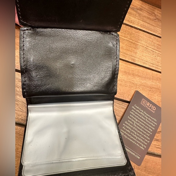 Patricia Nash black/grey snake-like leather wallet. New without tags. - Picture 8 of 16